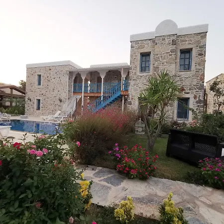 La Petra Eski Oda ve Kahvaltı 2*