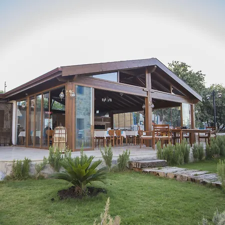 La Petra Eski Bed & Breakfast